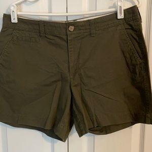 Old Navy perfect shorts 5” Sz 10 olive